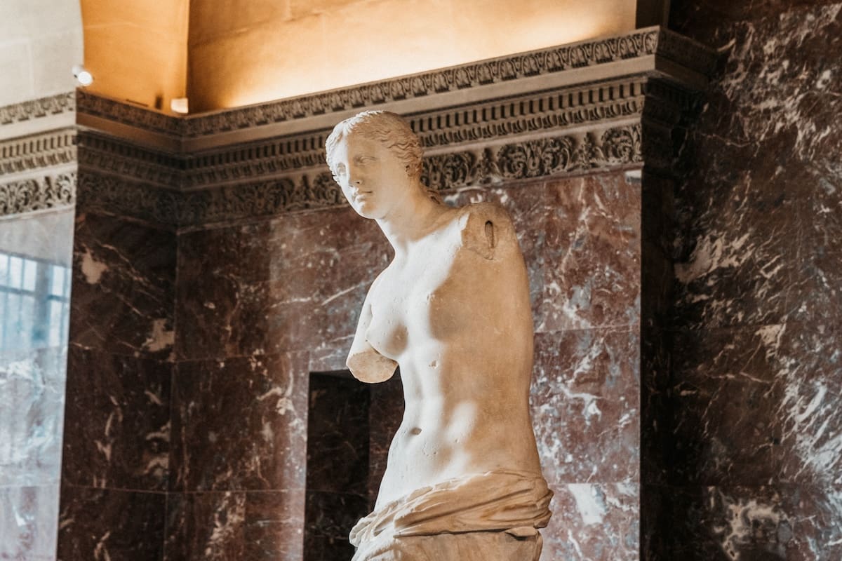 Boutique Tours - Private Louvre Masterpieces Tour in Paris 15